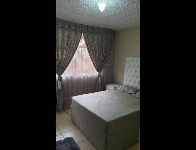 3 bed property to rent in SINOVILLE